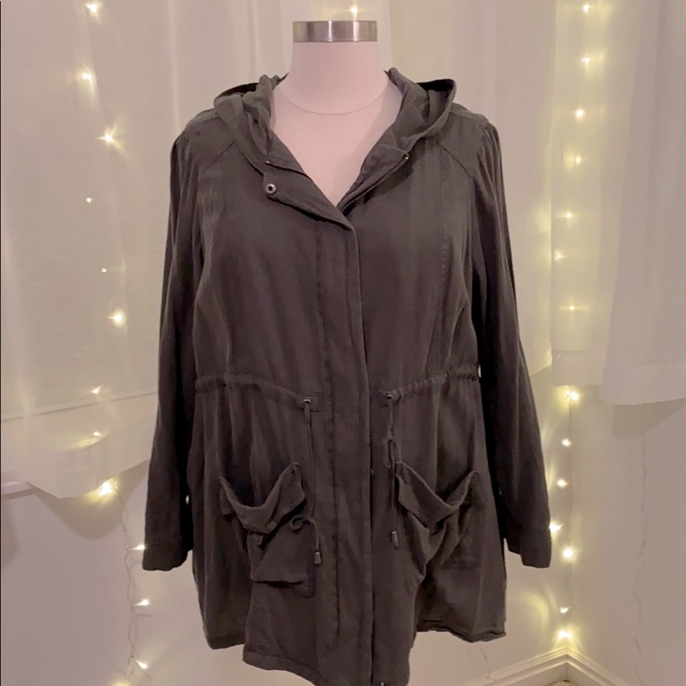 Light weight dark green jacket. Spring/Fall